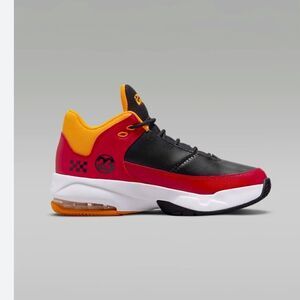 Jordan Max Aura 3 SE. Size 6Y. Model DJ6245-607